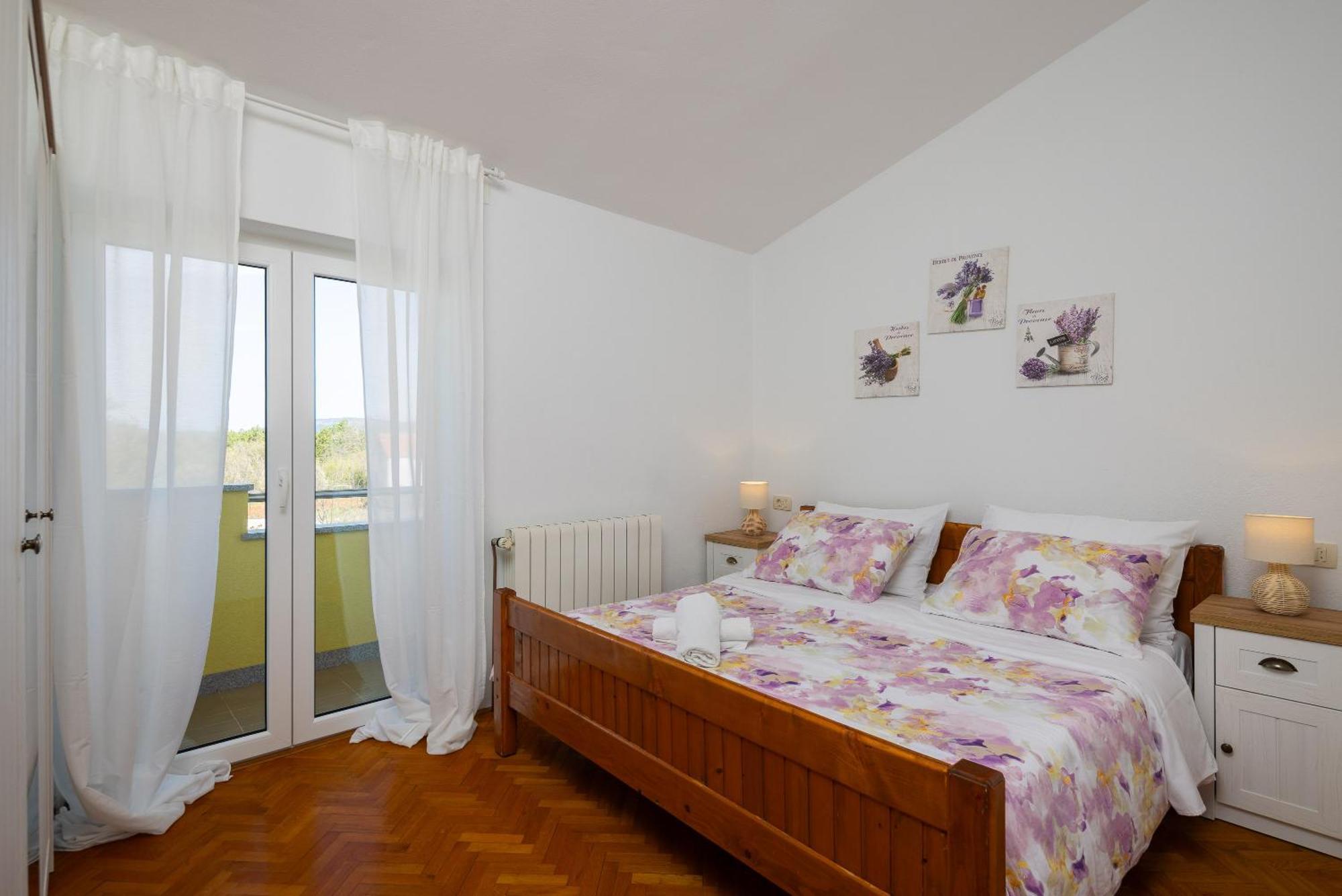 Holiday Residence Maja Katuni Exterior foto